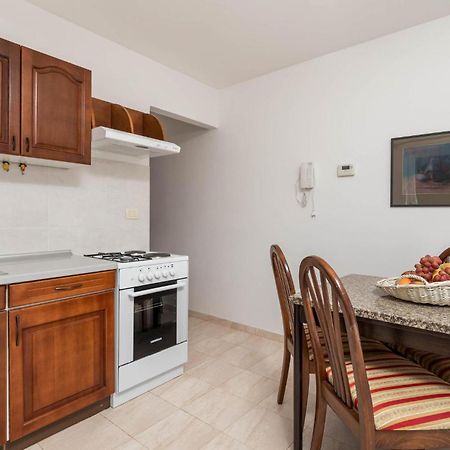 1 Bedroom Cozy Apartment In Ичичи Экстерьер фото